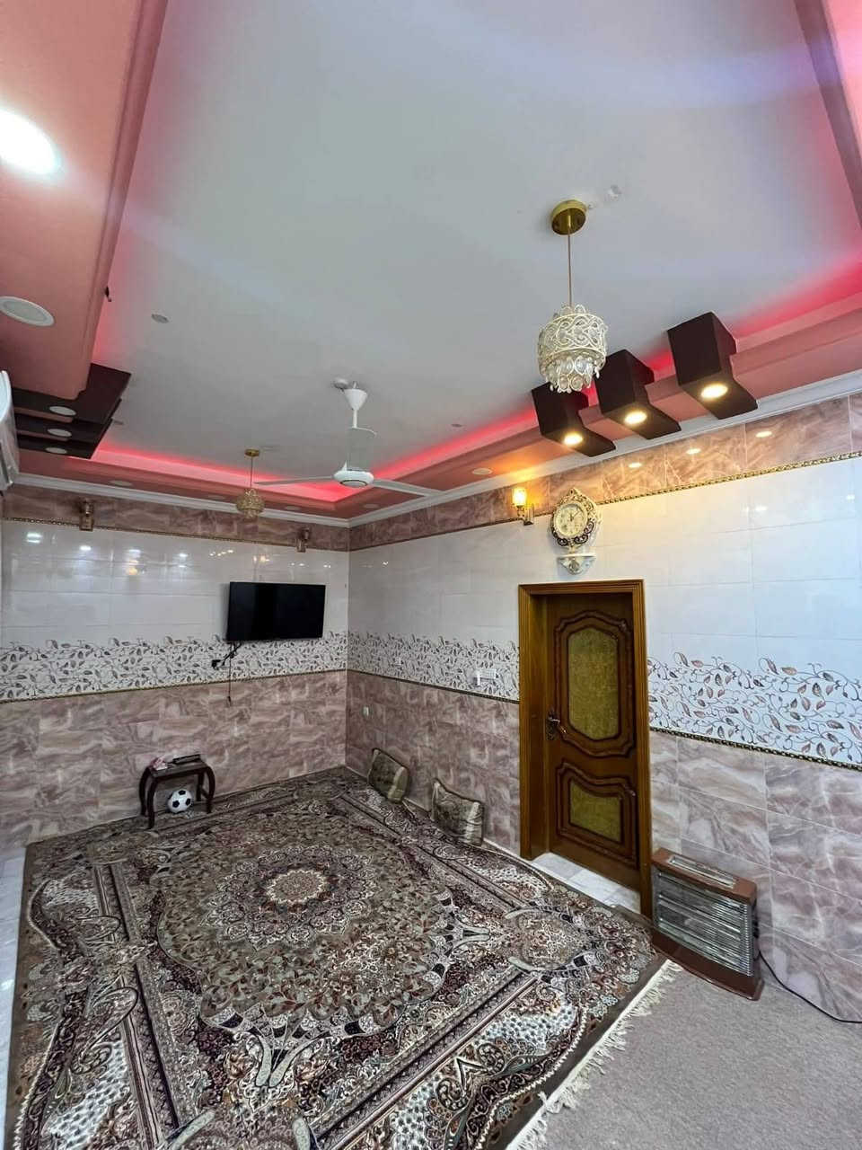 #بيت_منطقة_الغربي_خلف_مول_البررركه مباشرتا مساحة 200م 

(((#يتكون_من_طابقين)))

#الاول غرفتين وصالة واستقبال ومطبخ وصحيات داخليه وخارجيه 
#الثاني غرفتين وصاله وصحيات 

((((#ملاحظة))))
يرهم مراوس بيت او قطعه او هيكل 
بالحكم او 36 او النفط الجديد او بالمناطق 

________________________________
#البيت_نضيف_جداااا_بنااااء_2018 جاهز للسكن

تفاصيل اكثر زيارة  مكتب الجنوب للعقارات 

او الاتصال عالرقم ***********

بأدارة المهندس حسين عيسى الشمري
