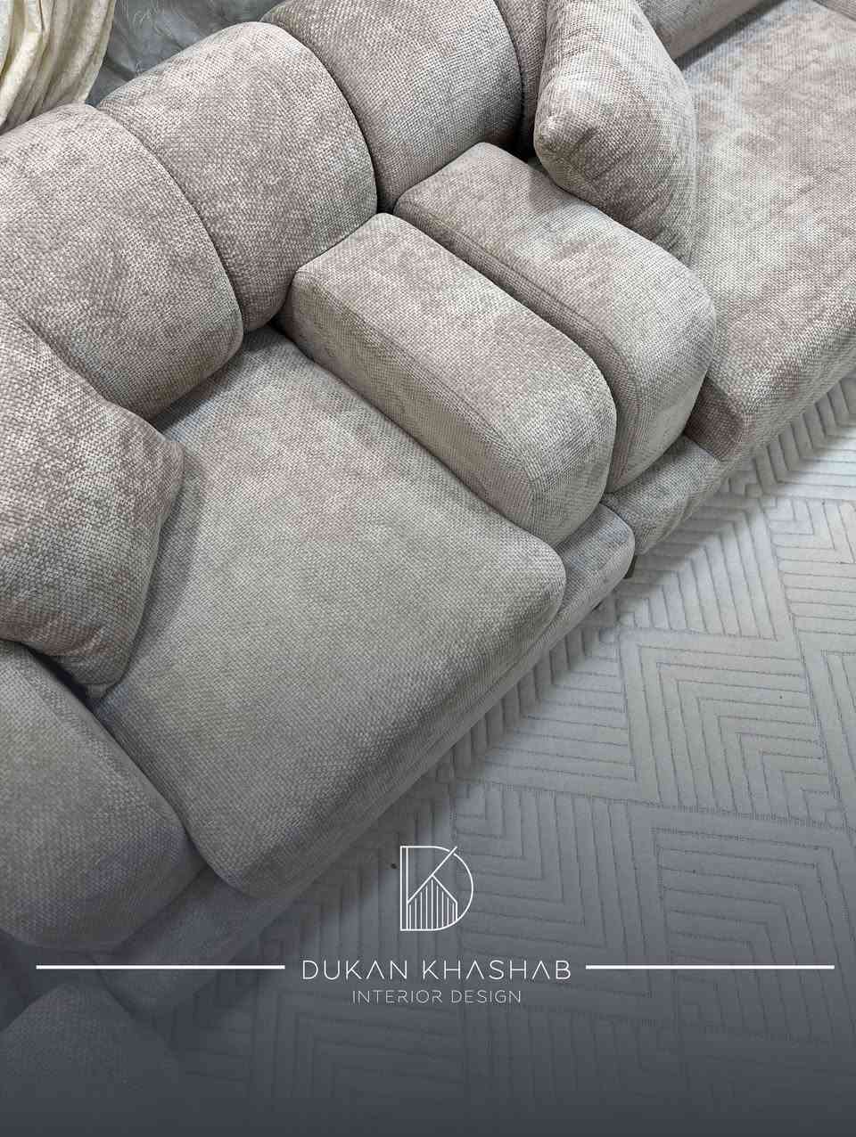 القطعه الاهم في صالة المعيشه ✨ 
عليه راح تلتمون وتقضون اوقاتكم ومناسبتكم المهمه 
طخم قنفات متكون من 1️⃣0️⃣ مقاعد مريحه وكلش فلفي 🥰
متانه عاليه بايدي عراقيه 🇮🇶 ومواد تركيه 🇹🇷
طخم قنفات " كاترينا " متوفر للحجز وبعدة الوان 
البصره ***********
