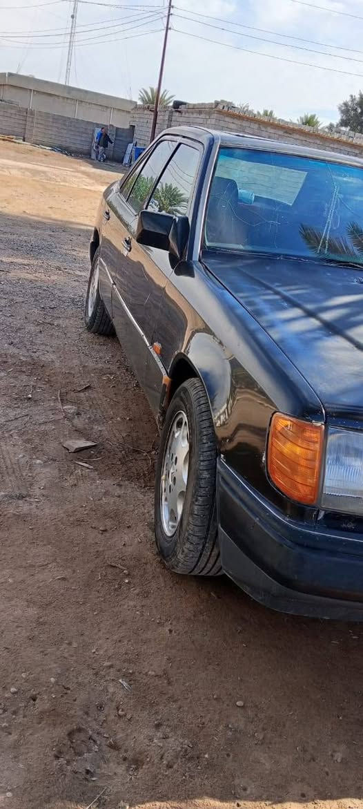 سلام عليكم مارسدس رقم بغداد موديل ٩٢ محرك بطه 3000كير محرك جديد سياره جاهزه من كلشي مكانه ديالئ سنويه 28 تحويل مباشر سعر 46 وبي مجال هذا رقمي ***********
