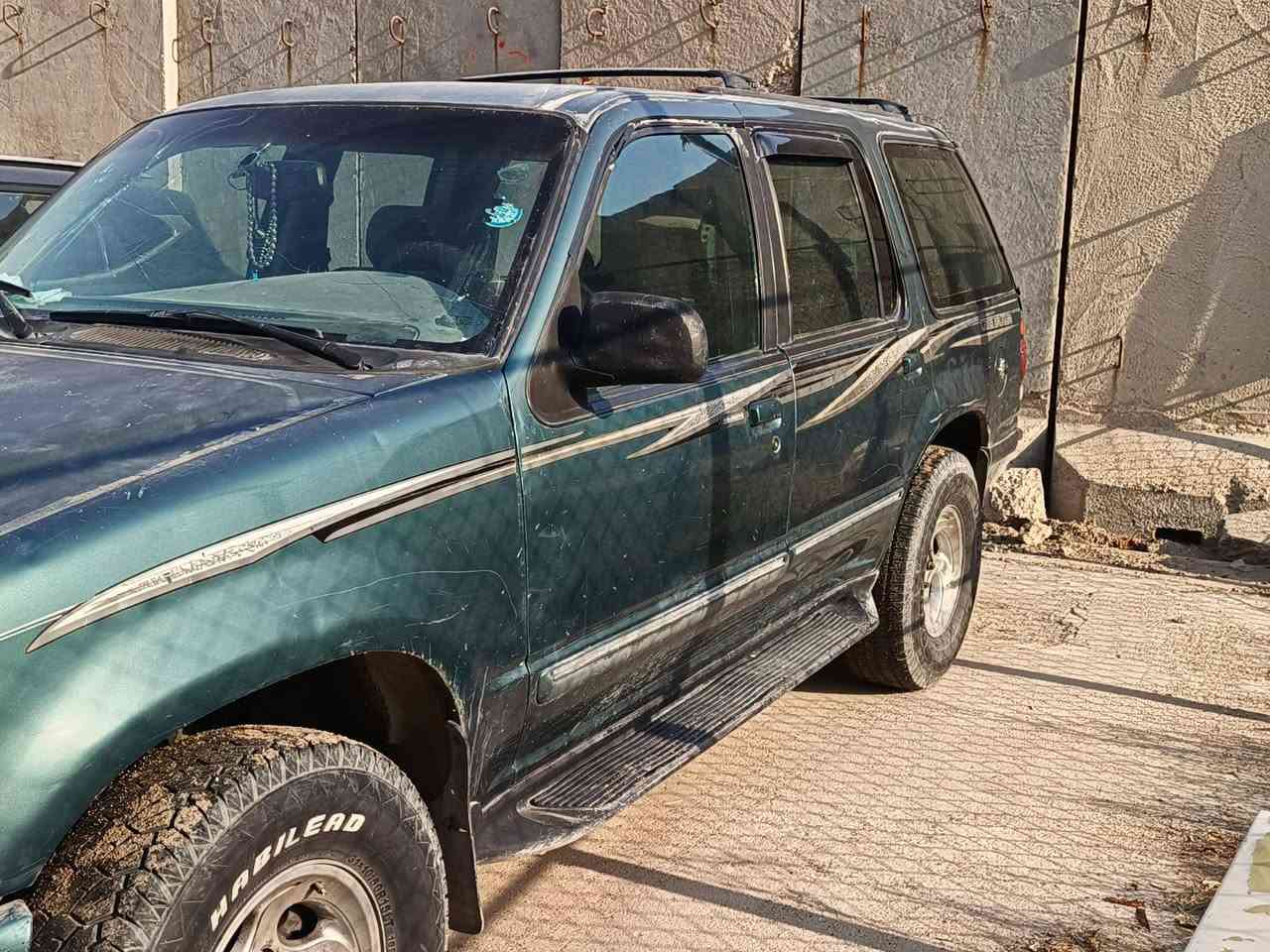 السلام عليكم فورد اكسبلور موديل 1997 رقم اربيل تريد تحويل تريد وكاله سياره جاهزه بس ينراد الها ميزاينه اماميه وتبريد عاطل السعر 35 مكان السياره بغداد سبع قصور وهذا رقمي ***********
