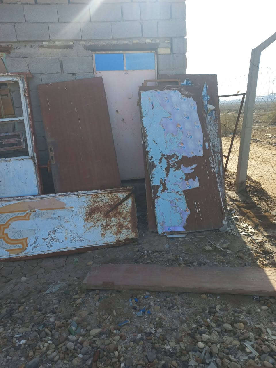 السلام عليكم  تعلن سكلة ابو يوسف الشمري  عن تخفيض الاسعار   ابواب وشليمان وشبابيك مستخدمه  بااسعار مناسبه  الاستفسار ***********
