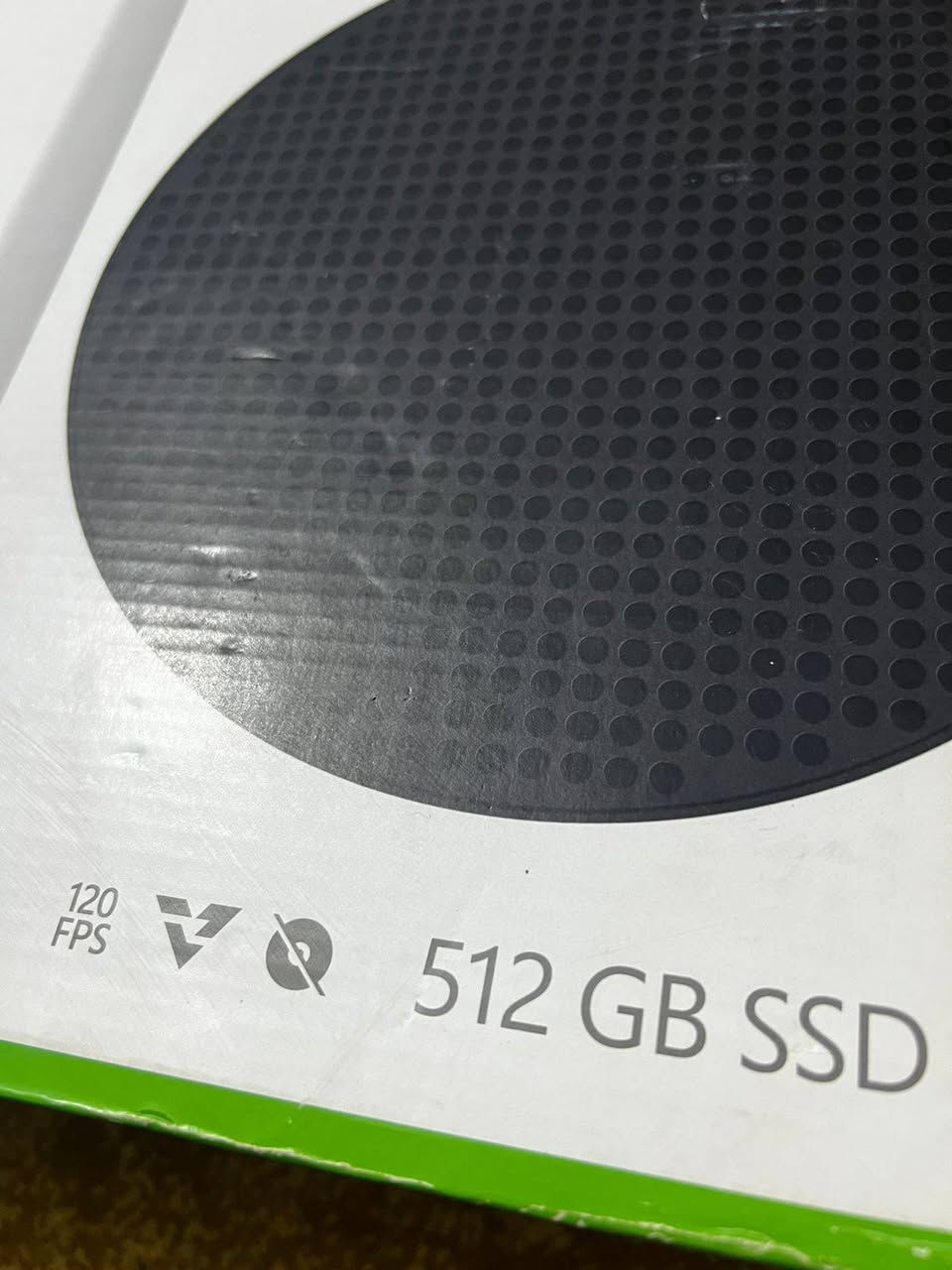 اكس بوكس سيريس اس للبيع 
ذاكرة 512
كامل ملحقات 
جوستك وحدة 
ملاحضة : كڤر البراغي الخلفي مشلوع لكن بدون فتح امانة الله ورسولة 
سعرة : 300 الف بي مجال بسيط *********** واتساب 
المكان نجف
