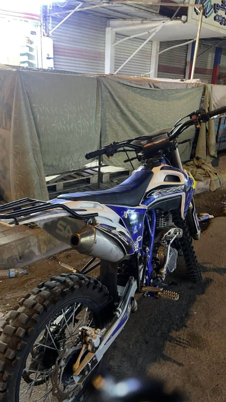سلام عليكم قفاز crx300cc موديل 25 ماشي ٣٠٠٠ ودراجه نضيفه وحلوه وشلعه ومعدل صاروخ صارلها 4 اشهر عندي اخذتها زيرو مليون و750 الف رايد مليون مليون 150 وبيه مجال رقمي ***********
