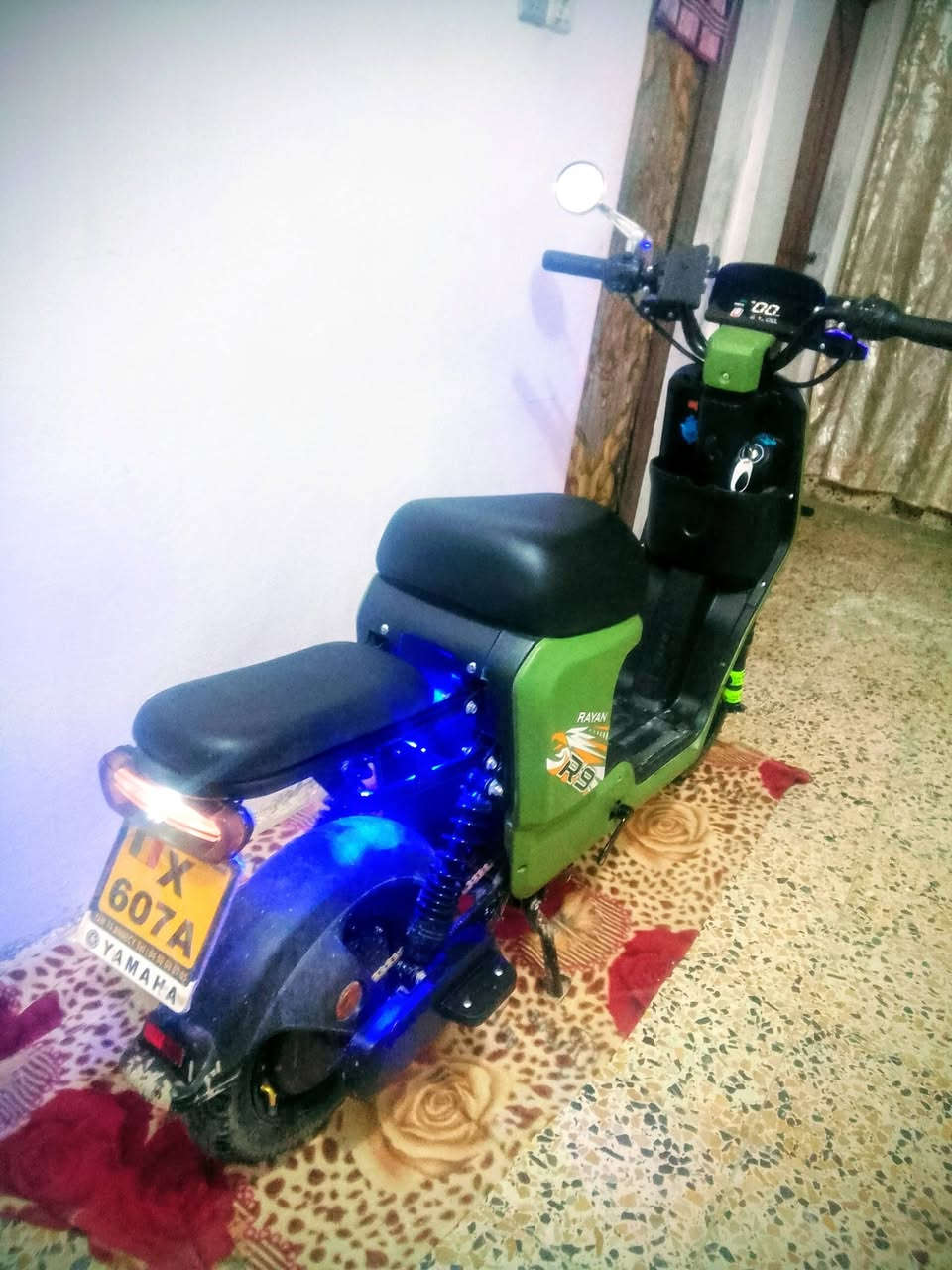 سلام عليكم دراجه شحن ار9 ريان خمس بطاريات دراجه كلشي شغال بيه العقل رياضي البطاريات 26امبير


**إذا كنت صاحب هذا الإعلان وتريد حذفه لأي سبب، رجاءا أرسل رسالة إلى الدعم الفني**