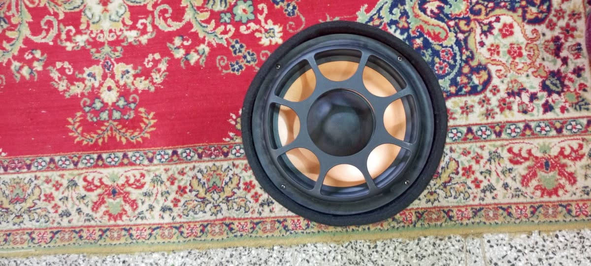 سلام عليكم دمام حجم كبير لل بيع شغال و صوت عالي بهاذ الشكل سعره، 40 قفل مكاني بغداد  هاذ رقمي بي واتساب ***********
