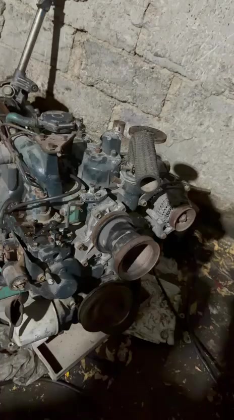 سلام عليكم يوجد جميع المحركات شفلات
حفارات كبار صقار وسط كل محركات يوجد
سعار جملة وارد رقم ***********
