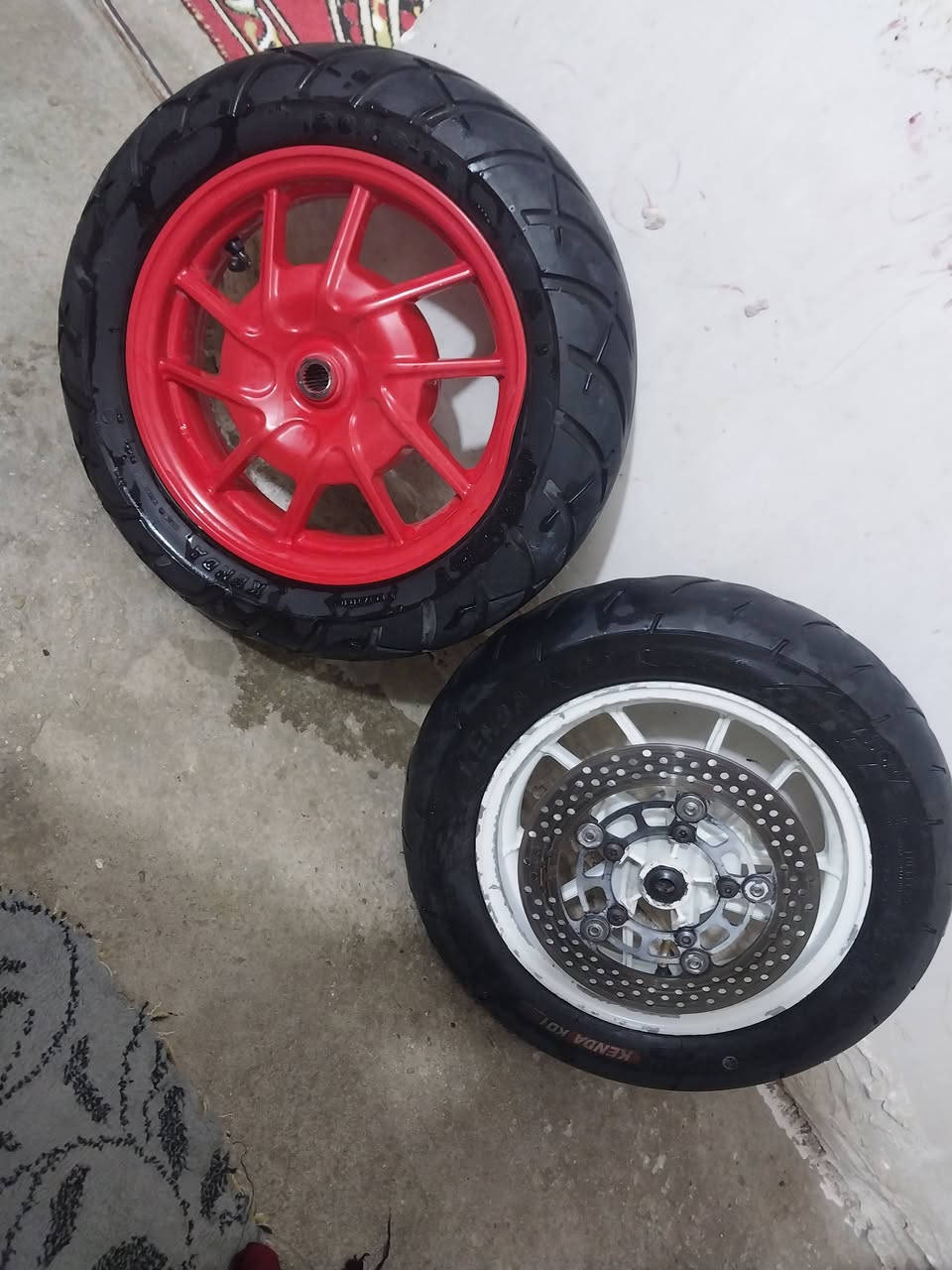 سلام عليكم اخوان للبيع وياله مال جبلي كلشي موضه بلصوره سعر ٣٢٥ هنه وتايرات مكاني بغداد الشعله هاتف ***********
