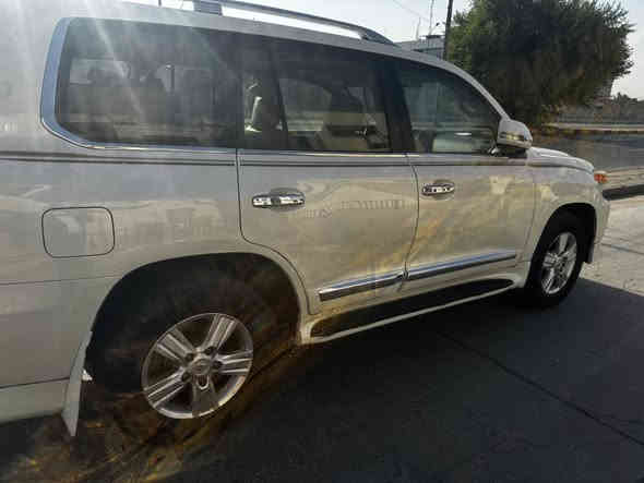 لاندكروز٢٠١٥رقم بغدادفطيميه سعر٣٧الف/العنوان بغدادالكرخ ***********
