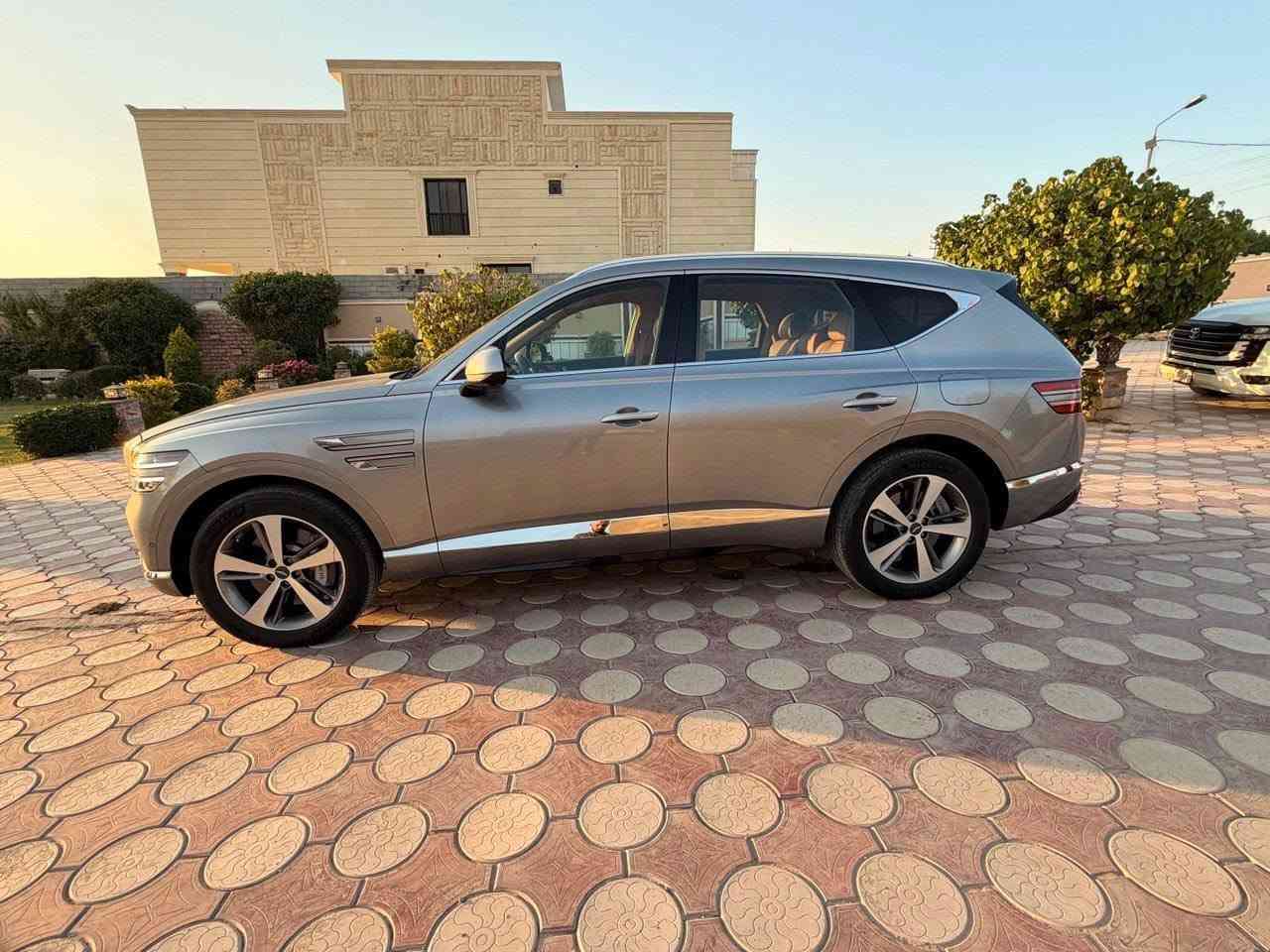 GENESIS  GV80 2024
رقم الانبار باسمي
اللون رصاصي 
محرك 6سلندر twin turbo
 السياره وارد امريكي داخله على اسمي واستخدامي الشخصي 
ماشية 42الف ميل
الممشى من امريكا 2 الف
السياره جديده وباعلى المواصفات
بانورما 
7 راكب
شاشه 12 بوصه لمس
دشبول لونين 
داتا شو الجامه الامامي 
عدادات ديجتال
ماوس تحكم 
4كامرات 
رادارات امامي +جانبي 
تحكم كامل بالقياده 
خروج عن المسار 
5وضعيات قياده 
نقطه عمياء 
لد اناره داخلي الوان 
كراسي مساج 
تدفئة وتبريد كشنات +استيرن  تدفئه 
ستائر ابواب خلفيه 
صندوق كهرباء 
كشن السايق ميموري 
اوتو بارك 
تقديم وترجيع بالريمونت 
شعار ترحيب جنسيز 
شحن وايرليس 
سايد بريك كهرباء 
بردات خلفية
حادث السياره تكدر تدخل على رقم الشاصي
السعر مناسب 315$ ورقه
للتواصل اتصال واتساب
***********
