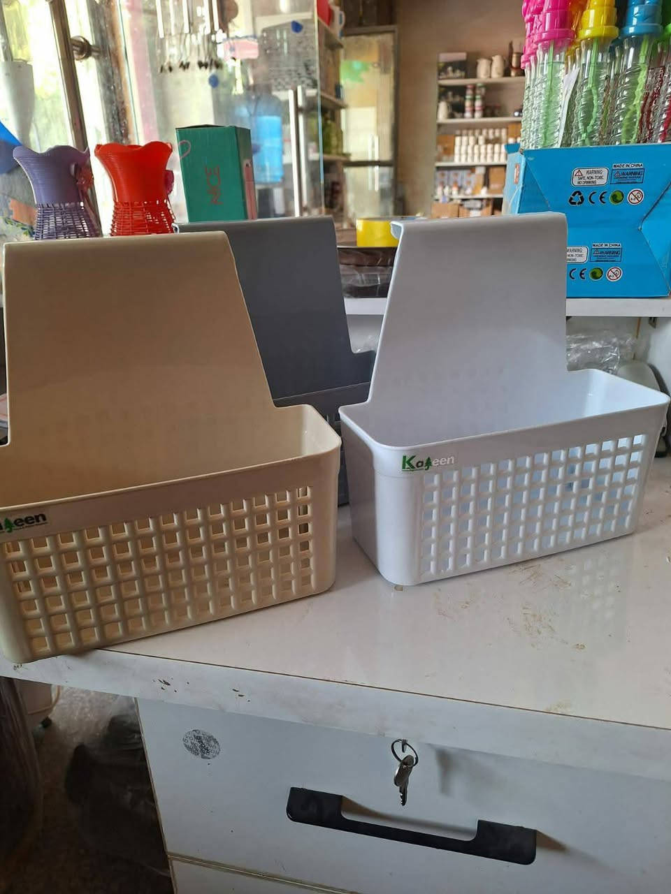 سلة خلف الكاونتر سعر الدرزن  8000
 عنوان حلة شارع 60 بناية مطعم ادم 
واتساب  ***********
 نلكرام   https://t.me/MUS2lwBgzjQ5N2My
