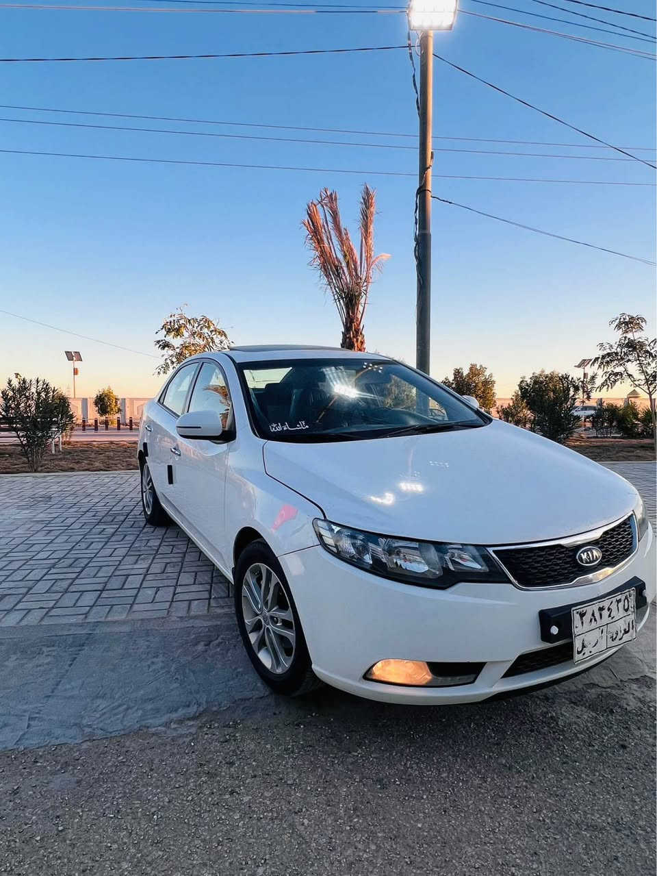 سلام عليكم.
للبيع فقط.        سيراتو2013 فول مواصفات اربيل وكاله تحويل ماكو اي مشكله بيها قبق جنطه مصبوغ فقط  وشويه بارد والباقي كفاله عامه من الفتح والتبديل والصبغ  السياره فتحه بصمه مري اشاير تحكم ستيرن فول مواصفات  السعر 98 بيها مجال بسيط  مكان السياره نجف للستفسار *********** النجف, العراق
