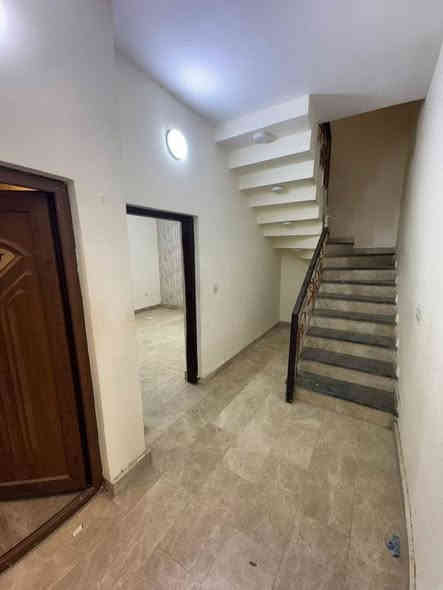 للإيجار في السيدية بيت بمساحة ٧٥ متر

البيت كلش نظيف 

يحتوي على ٤ غرف نوم وصاله ومطبخ وخدمات 

الايجار مليون وربع 

للأستفسار ***********
