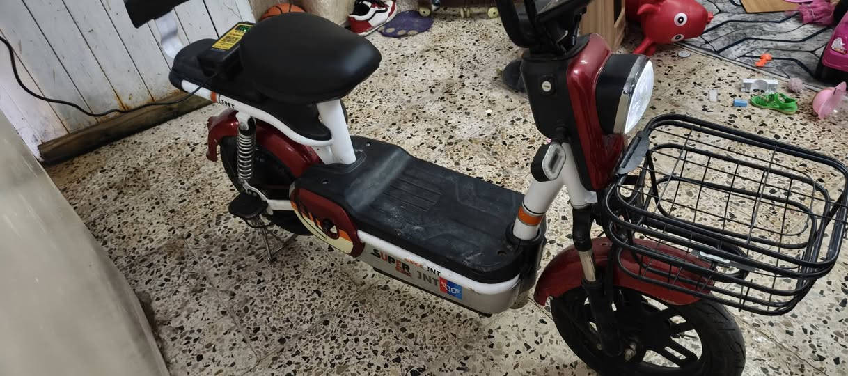 السلام عليكم ماطور شحن جديد مستخدم شهر مكاني بالقوصيات السعر 200  ‏‪***********‬‏
