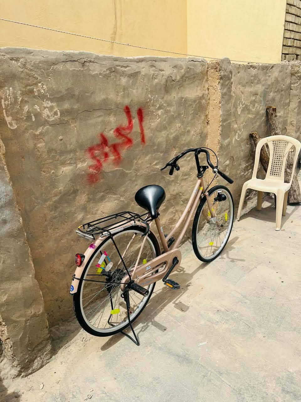 سلام عليكم بيسكل للبيع لون مميز 
سعره 130 وبي مجال


**إذا كنت صاحب هذا الإعلان وتريد حذفه لأي سبب، رجاءا أرسل رسالة إلى الدعم الفني**