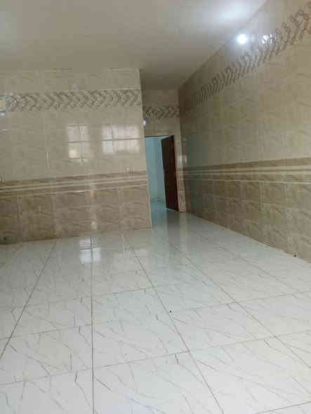 #مكتب_الشكري_للعقار_عرض جديد 
 مساحة البيت 65 م
🌍 الموقع :النجف الاشرف_  الكوفه 
بشارع 30الي يربط بين شارع المعمل وشارع المطار سايدين  
----------------------------------------
🔳  زراعي سند 25
🔳 المساحه البيت 65
🔳دار سكن زراعي جاهز جديد درجه اولى 
--------------------------------
🧾 تفاصيل البيت 🧾
يحتوي علئ غرفه وصاله مفتوحه على مطبخ وتخاريج 
صب كونكريت طابوك درجة أول تحفه فنيه 
كافه الخدمات متوفره 
------------------------------
السعر البيت ٤٠ مليون 
☎️ للاستفسار 
واتساب ***********
‏ +964 787 969 5165 ‏
🛣️عنوان المكتب النجف الأشرف _ الكوفه شارع المطار السايدين مقابل جوهره العرب مباشرتٱ مكتب الشكري للعقار
