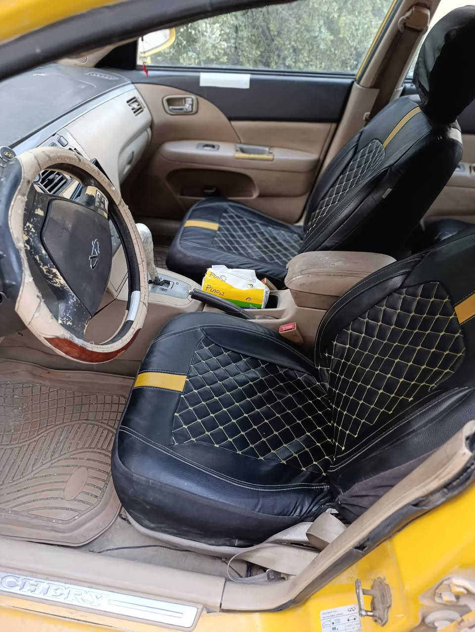 شيري A5 موديل 2013 رقم انكليزي قادسية
مكينة كايمة وصدر تعبان  داخل نظيف وتبريد ثلج 
السعر 25 ورقة وبي مجال حك الجية العنوان الدورة حي الصحة رقمي ***********
