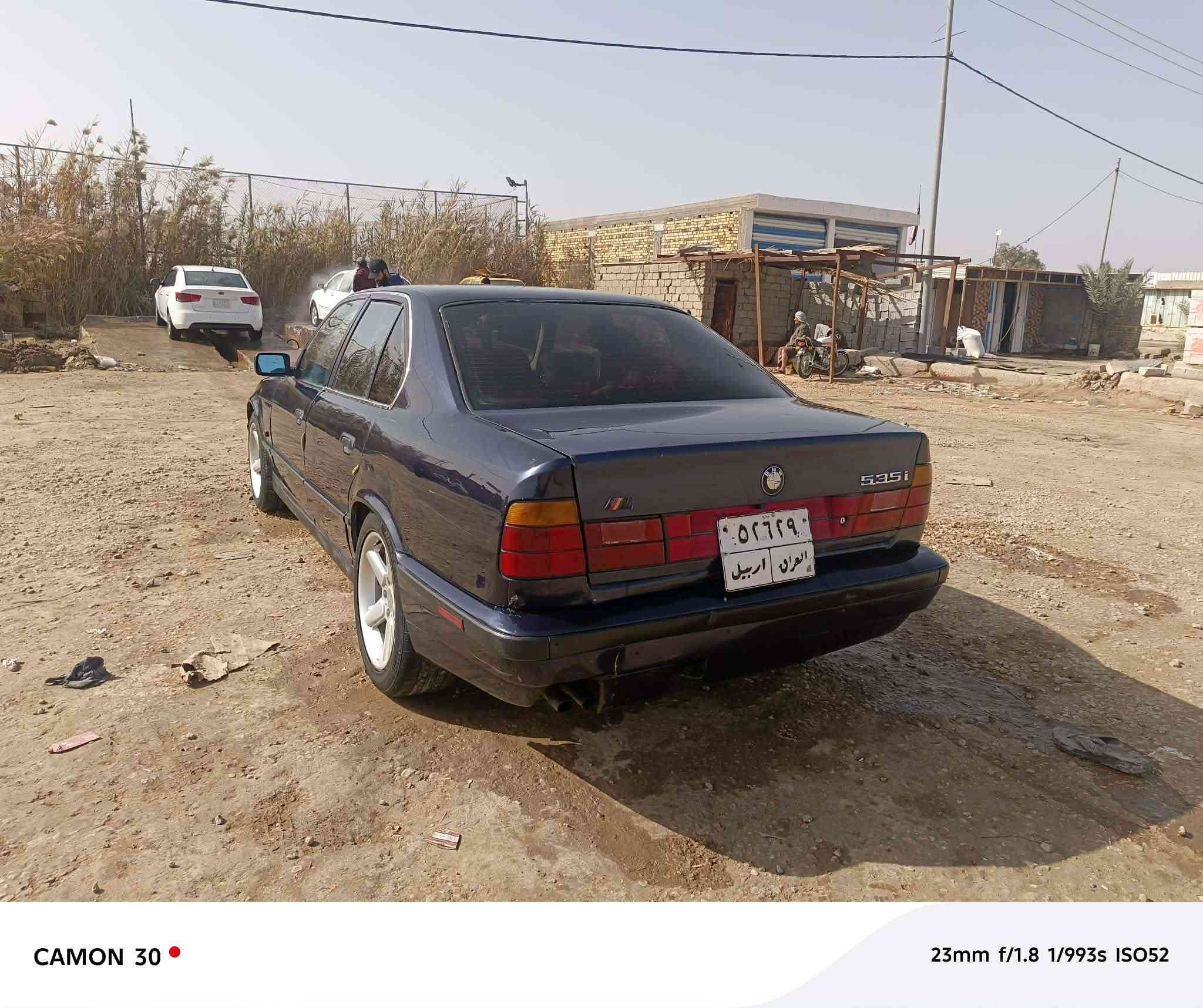 سلام عليكم بي ام 525 اصل بليتة وسنويه فئهi  سياره نضيفه  ومعمره ع ايدي كير اوتو  مكينه وكير وضفيره شرط وكفاله بلاديه. محرك 25 مسكر فانوس سعر (58)وبيه مجال   اي استفسار تواصل خاص رقم ***********
