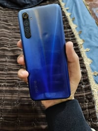 ريلمي ٦ • شاشة ٩٠هرتز • ذاكرة ١٢٨