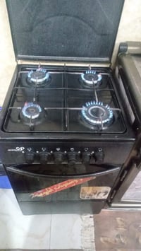 طباخ للبيع شغال مع الفرن  07502897172