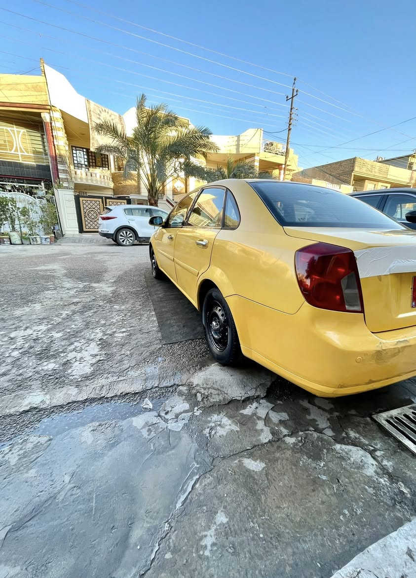 سلام عليكم 
دايو لاستي 2007  
مواصفاته 
شاشه كبيره 
كشنات جلد 
كشنات تدفئه 
تحكمات استيرن 
حساسات خلفيه 
كامره خلفيه 
تبريد بيانو 
كير جديد قبل شهر شديته 
مكينه ممتازه لا تبخير ولا تنقيص 
تبريد ثلج 
تخم تاير جديد بيه 
رقم دولي رقمه قادسيه سنويه لل 2029  سنويه بأسمي 
مكاني بغداد حي الشباب قرب تقاطع درويش 
***********
