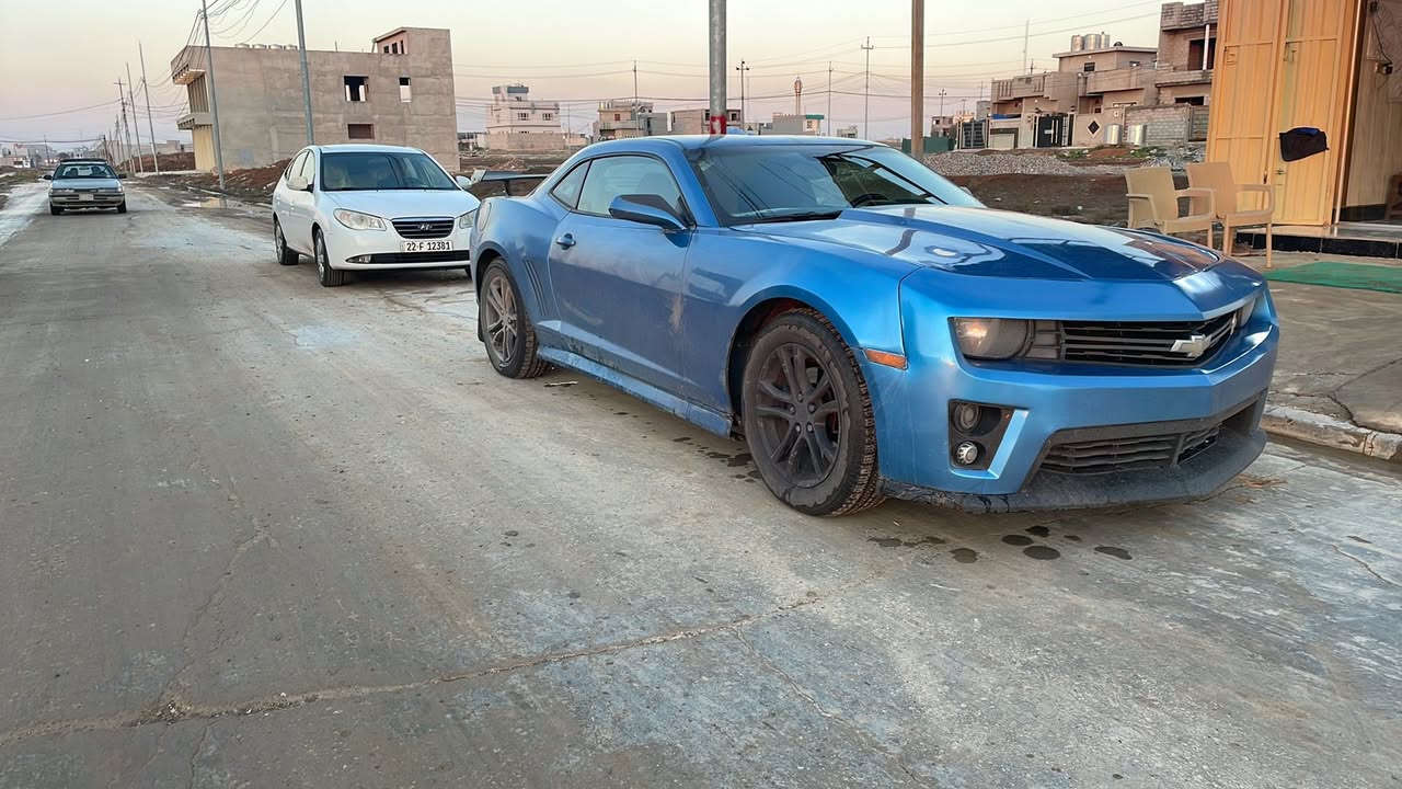 كمارو للبيع موديل 2012
مصبوغة عام 
رقم أربيل هزه جديدة 
باسمي شرط تحويل
طخم امامي وخلفي جديد
اكسن وكاردن ودرايم شفت جديد
الكهربائيات كلها شغاله
السيارة ماتحتاج شي
فقط المحرك بي تبخير
السعر 75$
المكان الموصل
***********
