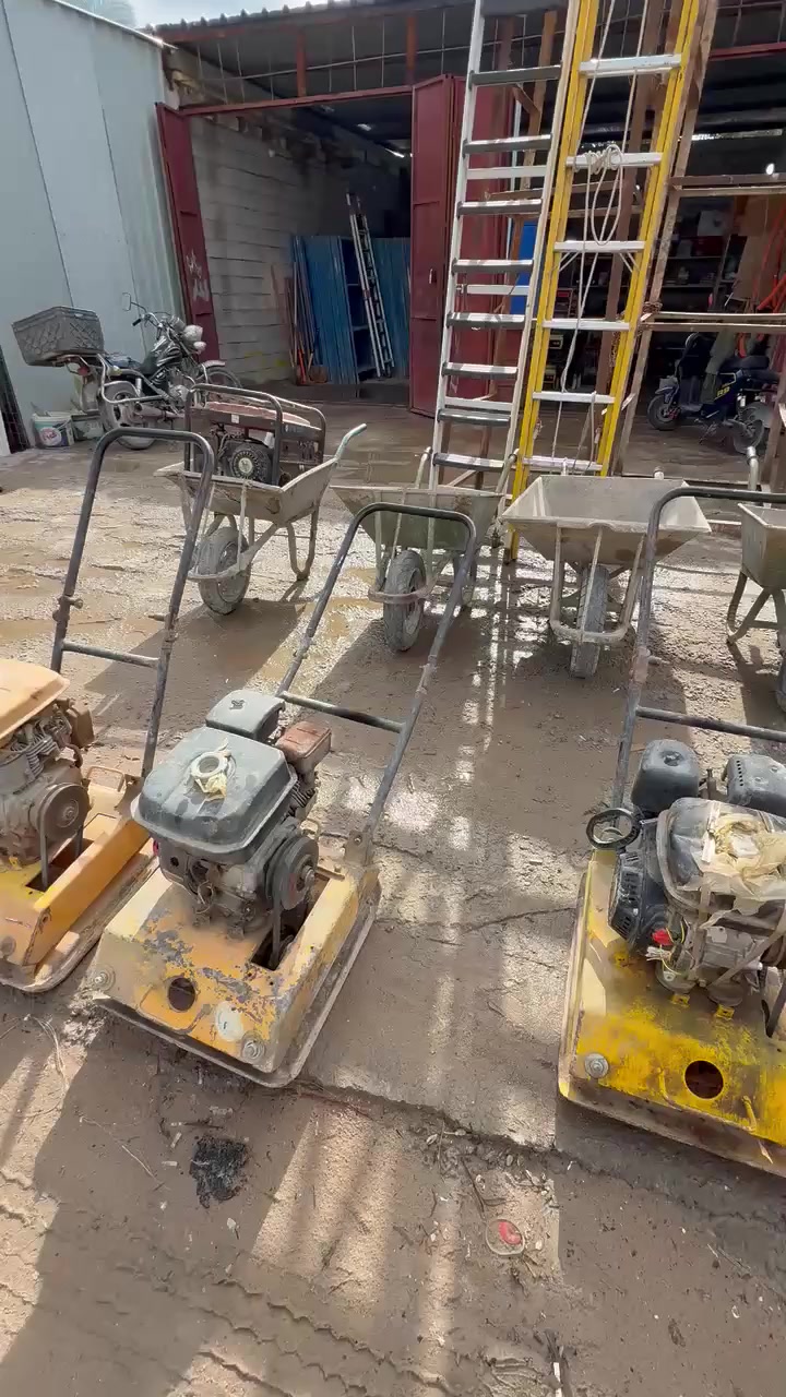 سكله للبيع كامله مكاني نجف كوفه شارع عبد عال ***********
كساره 4

حادلات 3 

15 عربانه

38 قفص 

9 كوسرات 

12 درين

درج مثلث 2 

درج كهربائي 1

8 مولدات 

1 مولده 5كيفي تشتغل مكينه لحيم

22 برميل  6 ليلون مال ماي 

كتر كص 

هزاز 

غطاس ماي سحب ويه صوندات

مسطره بناء 5 

منجلايقات زوج مهات 3 

لوحات خشب  جدد 15  وحده 

قزمات 3

جاكوج 4 

كراكه 7 

هيم 5

كمبريسر1

مكينه لحيم 1
