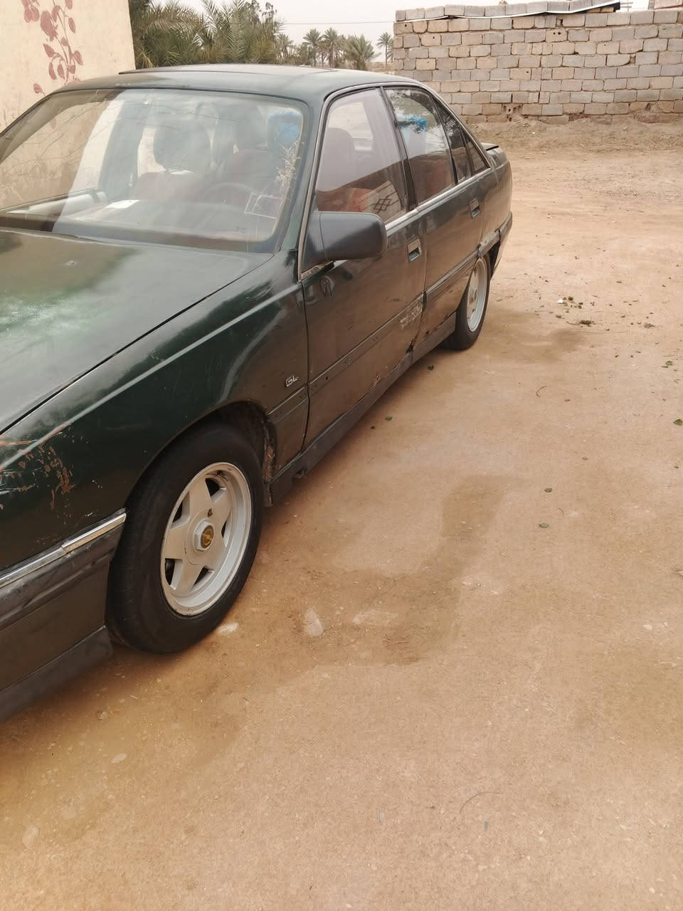 اسلام عليكم عندي اوبل اوميكا للبيع موديل 92 سنوية ساقطة تخم تأير محرك وكير جدد  حدادية بس الكدام بيها خياس قليل مكان بابل اطليعة رقمها كربلاء رقم صاحب اسيارة ***********

