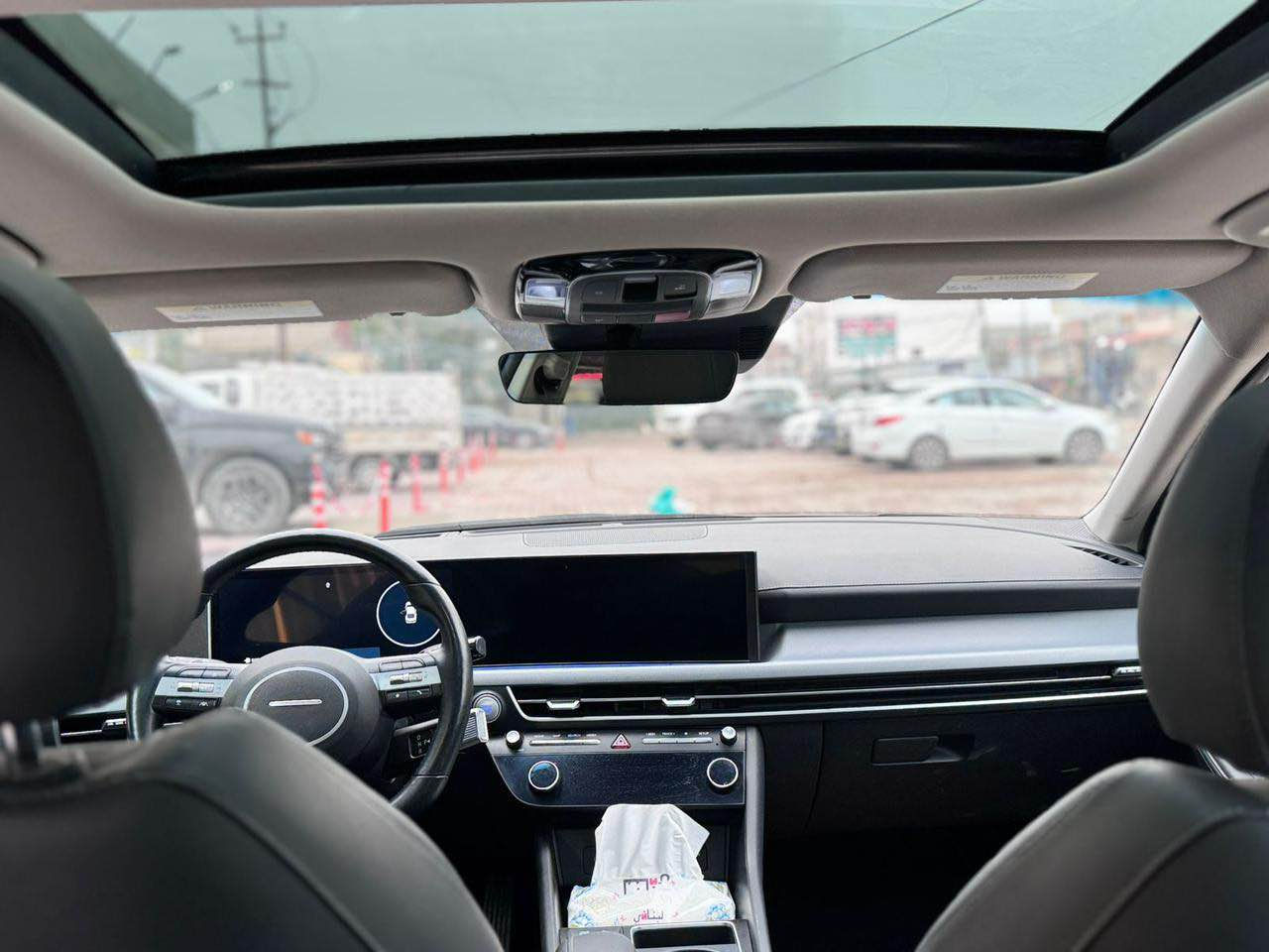 سوناتا هايبرد موديل ٢٠٢٤ شكل ال ٢٥ 
فلول مواصفات لمتد 
كامرات ٣٦٠ 
حساسات ٣٦٠
بنراما
ويل كروم 
شاشه متصله 
حادثها جاملغ وشويه من الباب صور الحادث البقيه تفضل خاص وتدلل 
مكانها بغداد العامريه 
سعر ٢٣٥الف دولار وبيها مجال تجي وبخدمتك 
للاستفسار *********** 
***********
*********** بغداد, العراق
