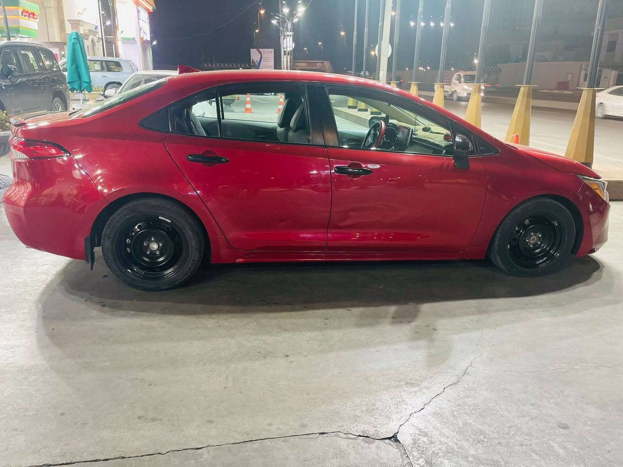 السلام عليكم كورولا موديل 21 ضربتها بامريكا جاملغ وشويه من البنيد هنا ببغداد نضربت هنا بغداد وتبدل الحاملغ الثاني وبيه تلحيضات بالباب الخلفي وباب الصدر السعر 120 
الإستفسار الاتصال على الرقم ***********
