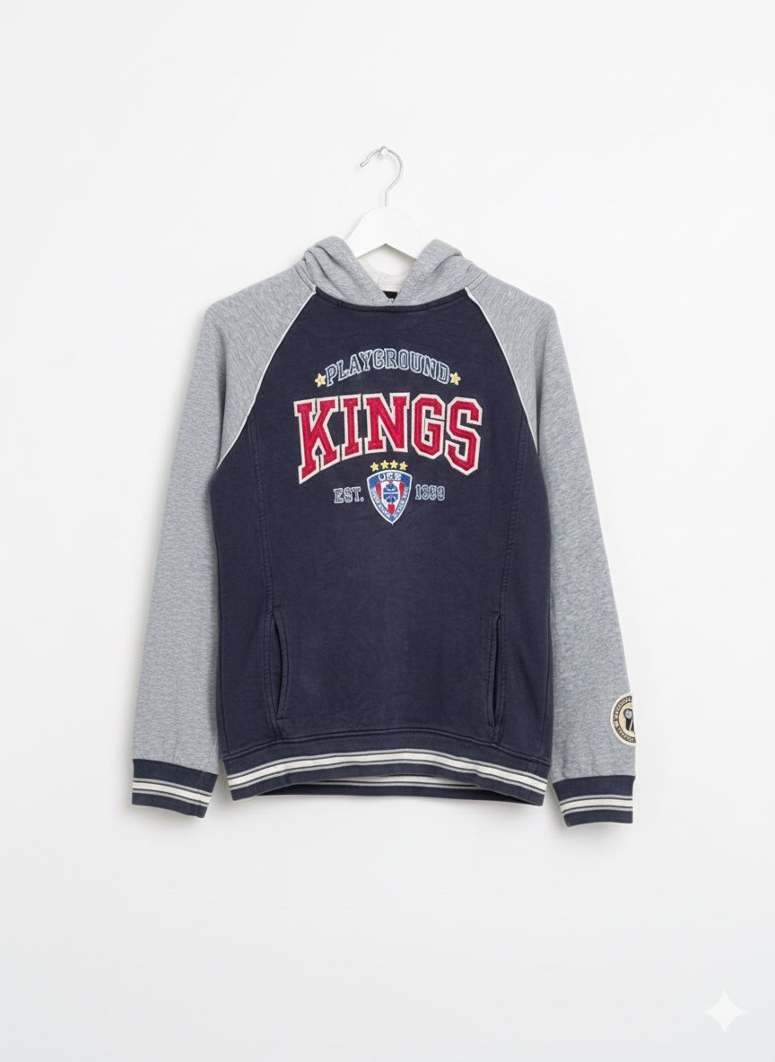 سويتر رجالي نضافةفول  المكان شروين قرية حمادة مكان المحل ماقبل اسواق ايوب  يوجد خدمة توصيل لكافة المناطق ويكون التوصيل داخل شروين مجاناً رقم الهاتف ***********
