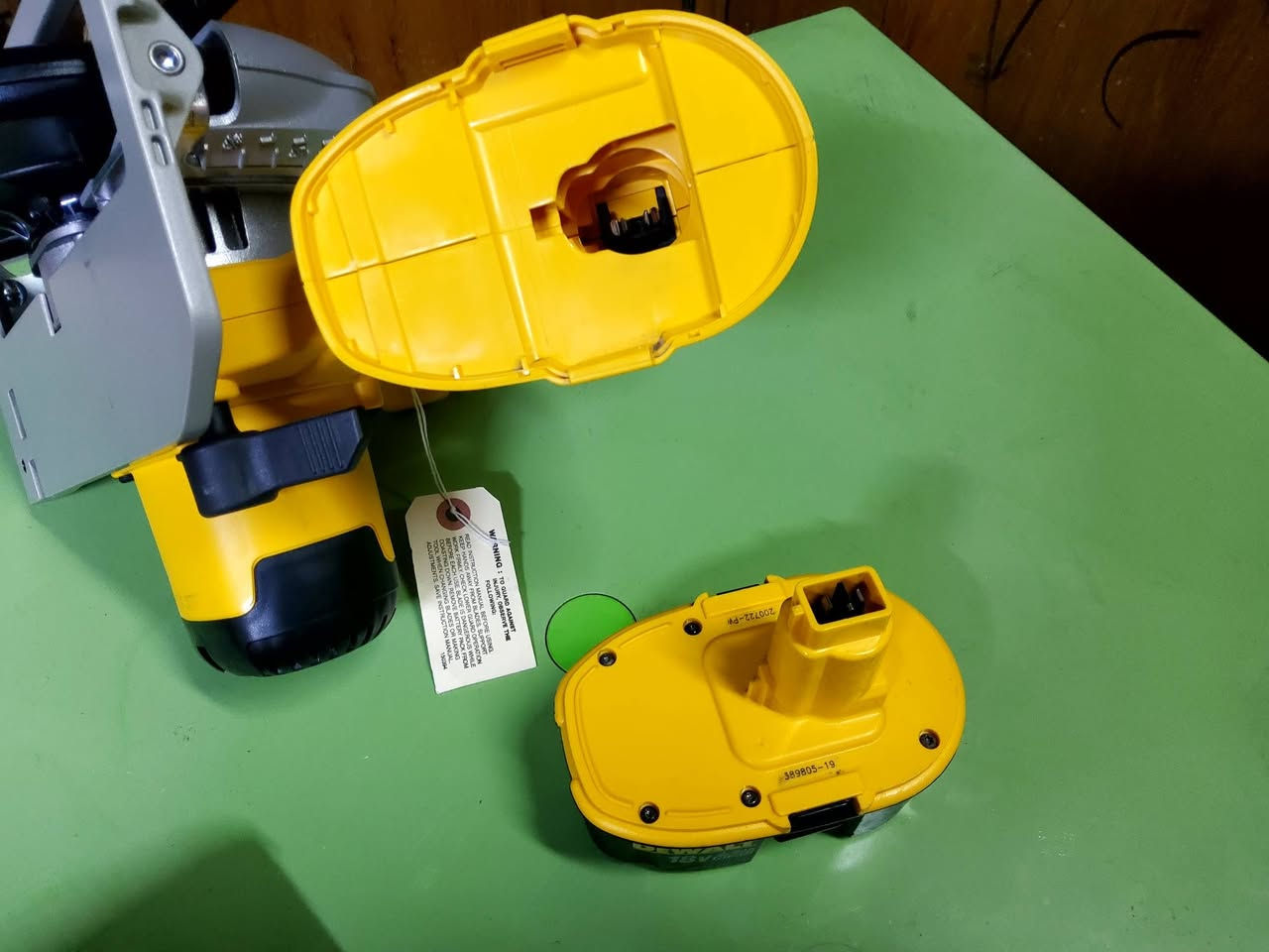 الموديل القديم جديد كامل شغال الشاحنة كهرباء 110v. السعر ٧٥ ألف بغداد الشعب ***********
