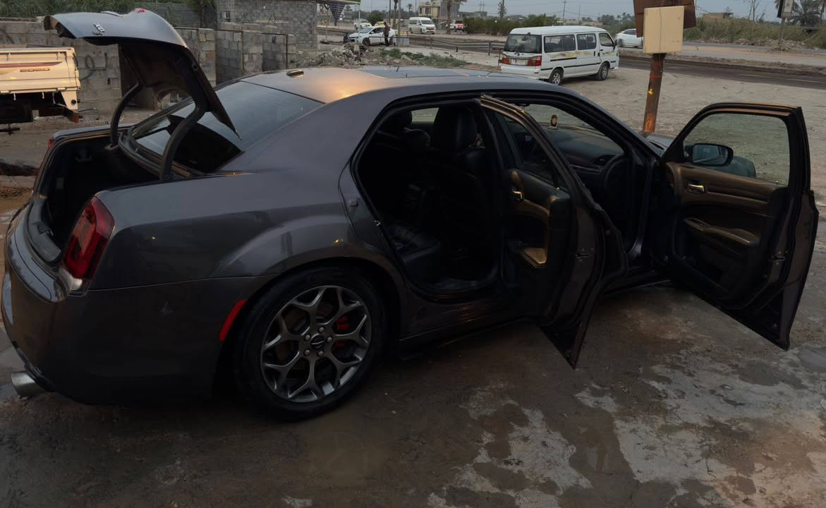 اوباما  s300 متوم بغداد طبق الاصل
مديل2019 #أرقام_أصوليه وين متريد دكها حاسبه

بجم عريض فول فول مواصفات بانوراما 

سيارة جديدة)

ويل قياس 20 أنج 

كير سبورت شفتات تحكم ستيرن 

مقاعد كهربائيه 

مقاعد اماميه تدفئه 

تشغيل عن بعد 

تدفئه ستيرن 

محدد سرعه 

تلفون بلوتوث car play 

كاميرا خلفيه 

سماعات بيتس

مرايا متحسسه للاضائه 

منظومه زنون بلادي

بيها كص ربع جنطه فقط قطعه وحده

، سياره جاهزه من كلشي 

السعر  ٨٣ وبيها مجال

للاستفسار ***********
