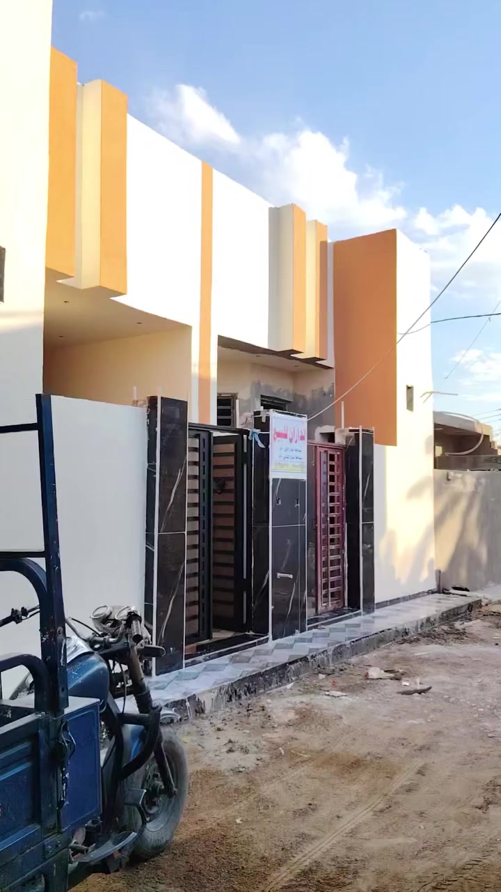 الدارين للبيع
مساحه البيت 100متر البيت يتكون من غرفه وصاله ومطبخ   استقبال  مجمع صحي داخلي و خارجي  تسليم مفاتيح
موقع ع شط شارع الصدرين 
***********
***********
