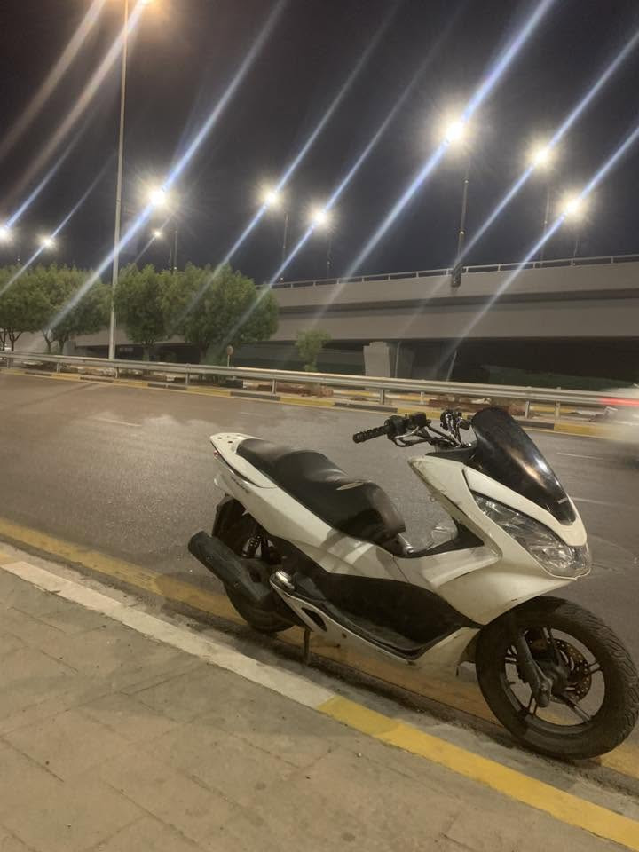يالله سلام عليكم 
دراجه Pcx (ياباني)
طالعه من معرض كلشي وكلاشي 
جيل الثاني دراجه كفالة مكينه وكفرات اصليه فقط لكفر الأمامي مثل ماواضح مسوي بيها حادث ماشه وستيرن ودبلات مواصلهن وغراضه لواقيه ويده بريك موجودة 
سعرها 1825
مكاني بغداد الكاظمية ***********
رصيد او واتساب فقط
