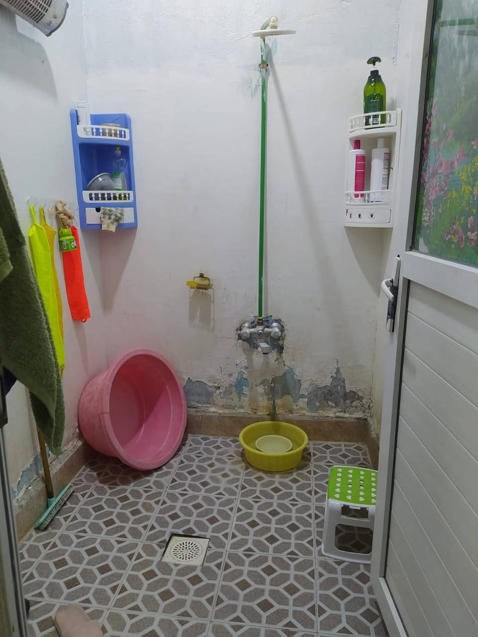 السلام عليكم وأسعد الله أوقاتكم 
☎️((***********))☎️

دار سكن للبيع 

#مساحه ::150متر

واجه 10 نزال 15

#جنس_العقار:: وقف سني مسجل 

#العنوان:: البهادري قريب على شارع صناعيه 

غرف نوم عدد 2
ديوانيه 
صاله 
مطبخ 
صحيات 

بناء بلوك 
شارع 9م 

جميع الخدمات متوفرة ماء كهرباء مدارس نت كلشي قريب على 

#السعر ((65 و بي مجال ))

هاتف ☎️***********☎️
