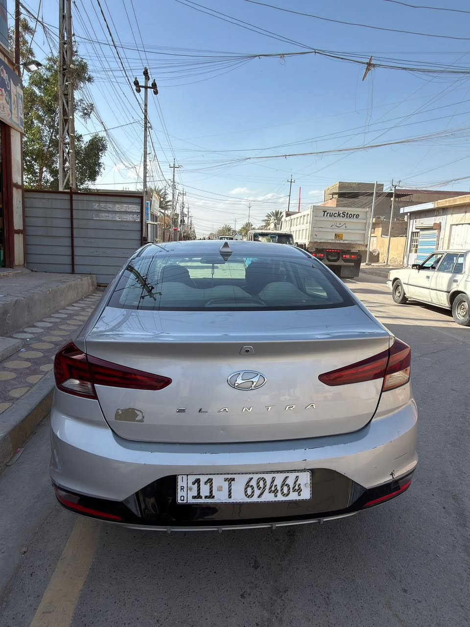 السلام عليكم 
النترا للبيع موديل 2020 
وارد كندي الحادث فقط البنيد وراجع نفسه مصبوغ 
السيارة ماشية 77 الف كيلومتر
مكينة 2000 دوش 
كير AT
شاشة اندرويد
فول تحكمات ستيرن 
شاشة اعطال
مانع انزلاق 
ونقطه عمياء واشارات بالمري
ورادارت وكاميرا دوارة
دوشمة جلد
تدفئة كشنات الاماميه
تدفئة ستيرن
مودات قيادة ومثبت سرعه
ويل 17
لايت عدسه زنون يخبل 
رقم بغداد الجديد وسنويه بأسمي شرط التحويل
سعر 140$ وبيها مجال
مكاني بغداد حي اور
الاتصال / ***********
