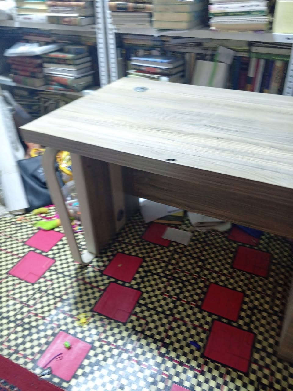 السلام عليكم ميز مكتبي للبيع الطول 82 والعرض متر وخمسين السعر 50 الف المكان البصرة دور الصحة للاستفسار الاتصال على الرقم ***********
