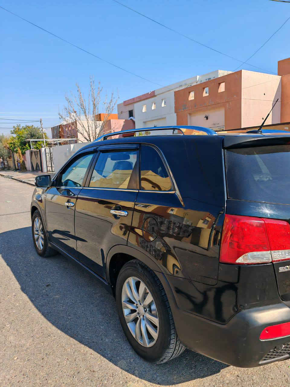 السلام عليكم
سورينتو وارد امريكي فول مواصفات 2011محرك 6بانوراما وبصمه
السياره بيها هوايه مواصفات ومعروفه مواصفاتها ..رقم اربيل الدولي
محرك والكير بشرط.ضررها فقط بنيد مبدل بلادي بدون دواخل أو ايرباك مكانها اربيل سعرها 147وبيها مجال 
للتواصل ***********واتس أو ڤايبر
