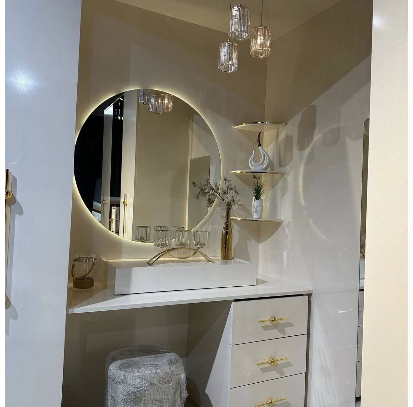 غرفة نوم تركية اخذتها من فكتوريا 
اخذتها استخدام جداً قليل بعدها جديده بمليونين ونص 
كنتور زواية 6 مترات 
كل صفحه 3 متر 
سرير مخزن قياسه 310 مع الكومديات 
مراية عمودية 
خزانة جانبيه 

و موجود الدوشك مالتها همات بعده جديد ب250


**إذا كنت صاحب هذا الإعلان وتريد حذفه لأي سبب، رجاءا أرسل رسالة إلى الدعم الفني**