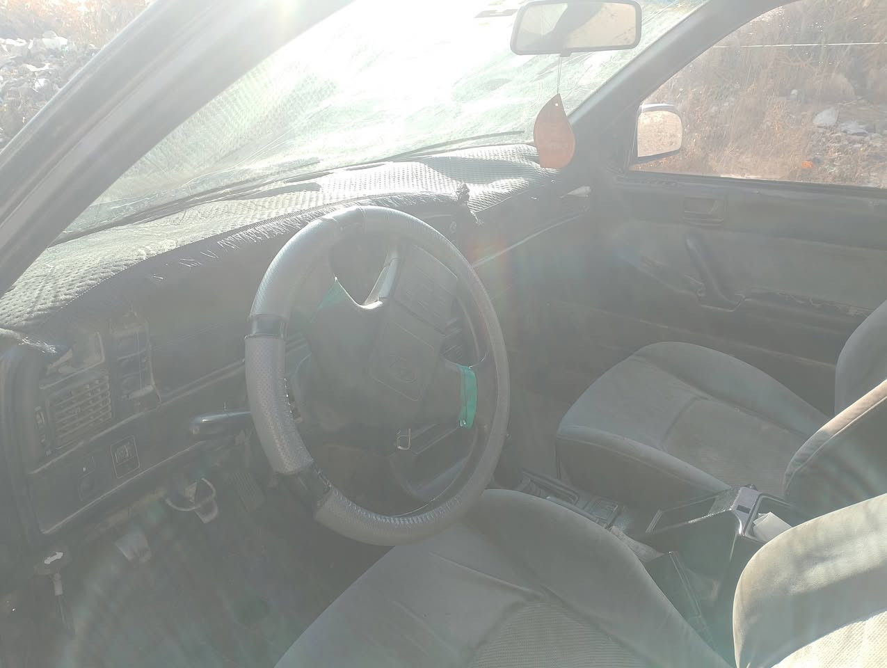 سوناتا موديل 1993السعر 18ورقة رقم جديد انجليزي صلاح الدين موجودة في الموصل للاستفسار الاتصال ***********
