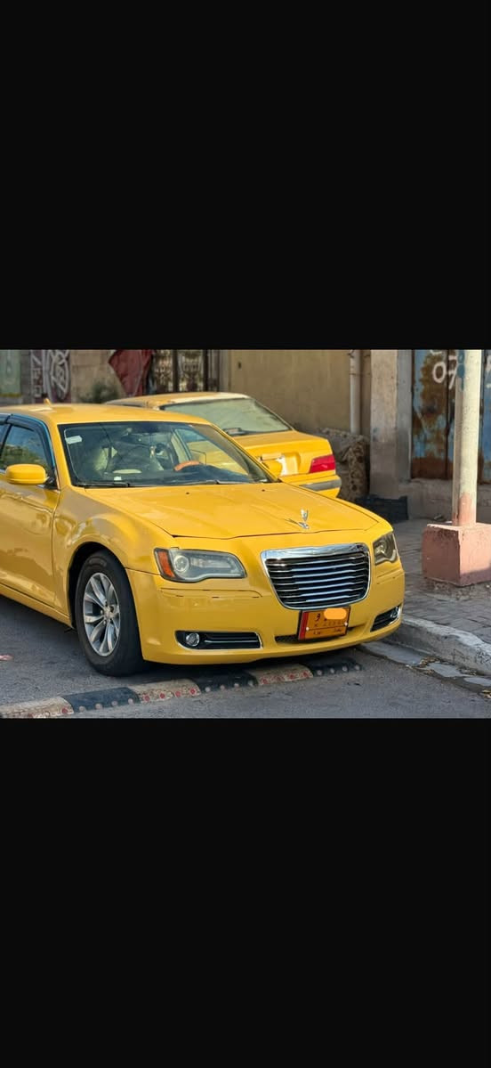 اوباما ادوات 2014دخول جديد كصه قماره فقط متومه طبق الأصل ويا شاصي فول موصفات ما عده الفتحه سياره مكينه كير كفاله مكينه5700تبريد ثلج حداديه فول جديده سياره جاهزه  ارقام وسنويه اصليات العنوان البصره السعر 50بيها مجال ***********
