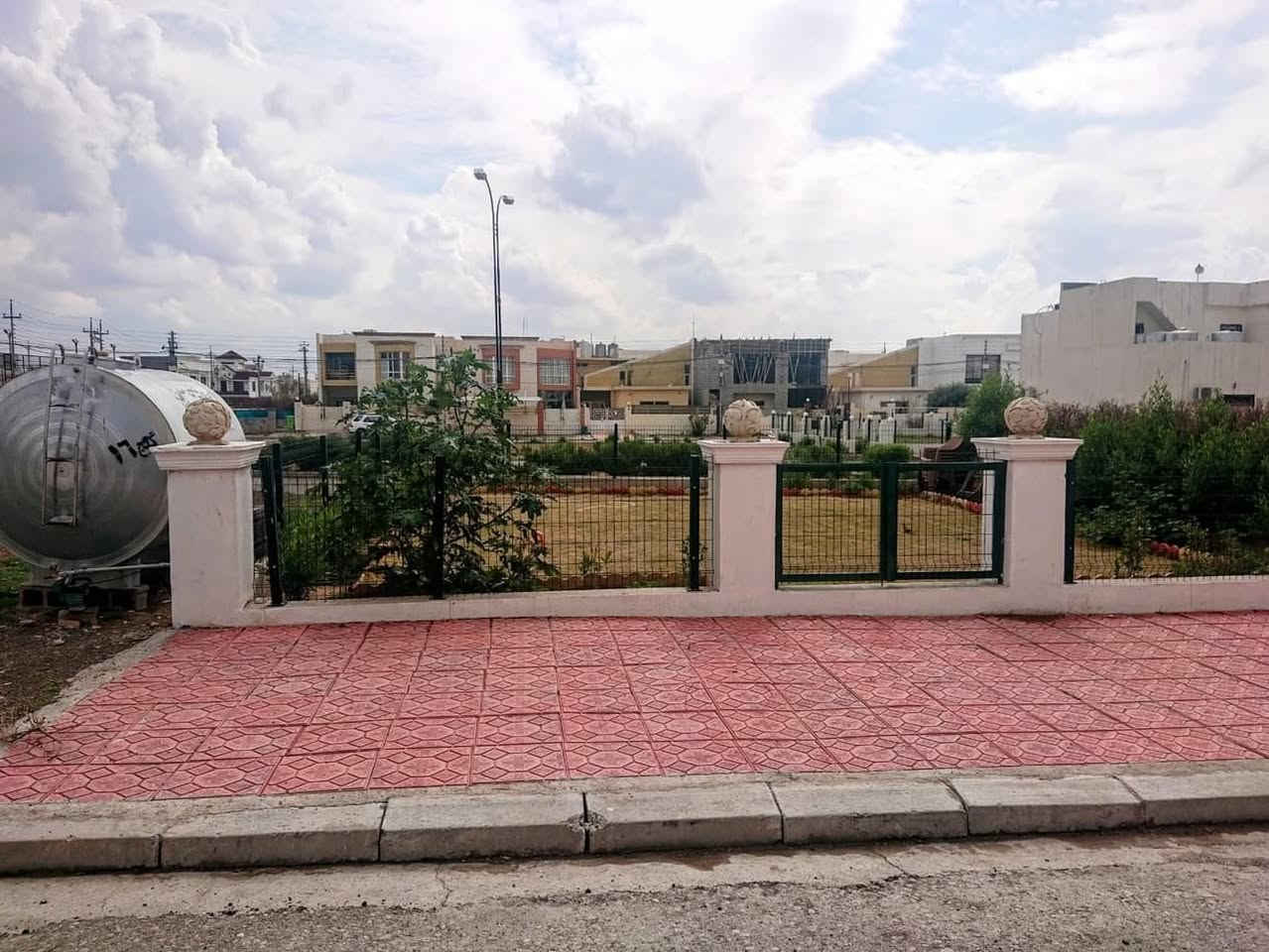 بيت للبيع في لاوان ستي
مساحة 200 متر 
مقابل حديقة .كامل الثاث مفروش
يتكون من :-
- 5 غرف نوم // استقبال // هول داخلي  // مطبخ //  مجموعات صحية // بلكون  // حديقة و كراج 
- #يسجل بأسم اي شخص يحمل الجنسية العراقية
- #المنطقة خدماتهة كاملة 
العنوان :- اربيل - طريق كسنزان - سايدين لاوان 
لتفاصيل اضافية يرجى ارسال رسالة او الأتصال على الأرقام
***********

***********
🏚🏚🏚🏚🏚🏚🏚🏚🏚🏚🏚🏚
************************************
خانوو بۆ فرۆشتن لە لاوان ستی
ڕووبەر :- 200 مەتر 
پێش حەدیقە -  كامل ناو مال 
پێکهاتووە لە :-
- 5 ژووری نوستن // دیوەخان // هۆڵ // چێشتخانه  // گەرماو // بەلەکۆنە // باخچە و گەراج 
بۆ زانیاری زیاتر تکایە نامە بنیرن یاخود پەیوەندی بەم ژمارانەوە بکەن
***************

***********- - Viber + Whatsapp

***********- -  Viber + Whatsapp
🏚🏚🏚🏚🏚🏚🏚🏚🏚🏚🏚🏚🏚
