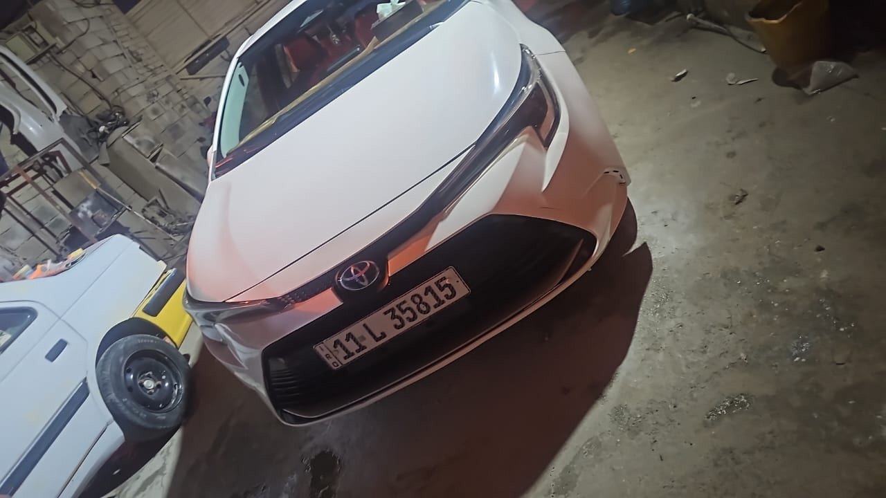 🚗 للبيع: تويوتا كورولا هايبرد 2023 (خليجي شكل الامريكي فول المواصفات)
@@@@@@@@@
🔹 الموديل: 2023  
🔹 النوع: كورولا هايبرد (خليجي) شكل الامريكي  
🔹 المحرك: 1800cc  
🔹 الممشى: 80.000 كم  
🔹 الرقم: بغداد / باسمي (تحويل خلال يوم)  
🔹 الموقع: الرصافة  

📌 الحالة:
- السيارة نظيفة   
- يوجد حادث (حسب مامبين بالسونار)  
- البارد مثل ما مبين بالسونار المرفق

✨ المواصفات:
✔️ جلد احمر واسود بلادي    
✔️ فتحة سقف  
✔️ أضوية LED   
✔️ رادار أمامي + توقف ذاتي + مانع اصطدام  
✔️ بصمة تشغيل + دخول ذكي  
✔️ شاشة + كامرة  
✔️ مثبت سرعة  
✔️ حساسات ضغط الإطارات  
✔️ تبريد قطعتين  
✔️ مانع انزلاق + تحذير مسار  
✔️ إشارات بالمرايا  
✔️ أوتو هولد + هاند بريك بصمة  
✔️ قياس ويل كب 16  

💰 السعر:139 $ (قابل للتفاوض)

📞 للاستفسار : ***********
