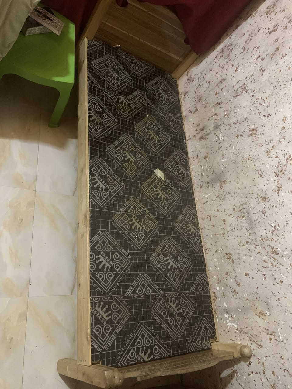 السلام عليكم عندي غراض للبيع بوفيه نوعيه تزكام صاج اربع بيبان+كنتور ثلاث بيبان +جربايه ام النفر صاج الخشب السعر اتصل على هاذا الرقم ***********مكاني الف دار سيف سعد
