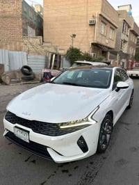 كيا K5   موديل 23 خليجي  محرك 2000 دوش  رقم بغداد بيها ملاحظات ( رصاصة...