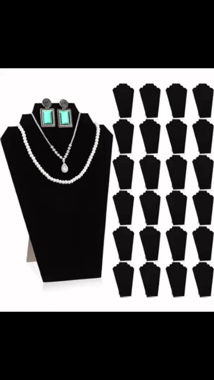 حامل عرض مجوهرات مخملي أسود للقلائد. 
مصنوع من مادة مخملية ناعمة لحماية المجوهرات من الخدوش.
يبرز الإكسسوارات والمجوهرات بفعالية على الخلفية السوداء.
يتميز بتصميم أنيق ومحمول.
ذو بناء قوي ومتين يوفر الثبات ارتفاع 32 ونص سم سعر 3 للقطعة


**إذا كنت صاحب هذا الإعلان وتريد حذفه لأي سبب، رجاءا أرسل رسالة إلى الدعم الفني**