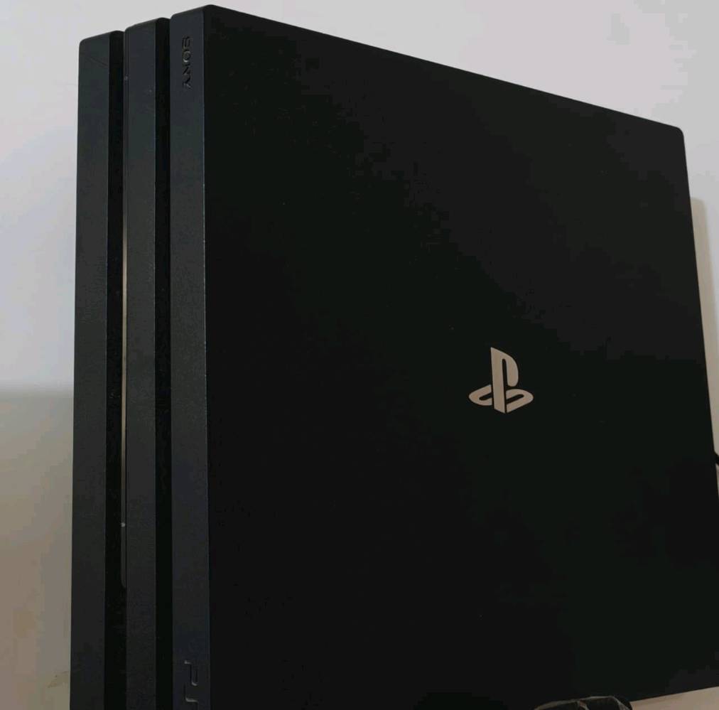 بلي 4 برو مهكر اصدار 11 لوك ستيكر ملحقاته جوستك الاصلي والكيبلات بي 10 العاب قوية مع يوبي اس حجم 1500 للبيع السعر 420 مجال بسيط واذا بدون يوبي اس 365 الف عنواني بغداد اي استفسار عالرقم ***********