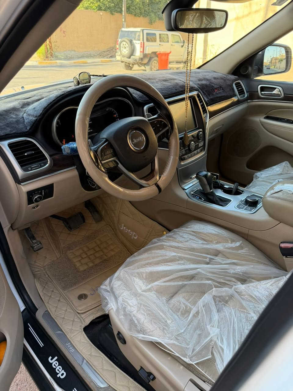 للبيع جيب موديل ٢٠١٨ خليجي فول مواصفات لمتد بلاص فول للأخير سياره جديده جداً ماشيه ١٥٦ الف كيلو 
للستفسار ***********٣
