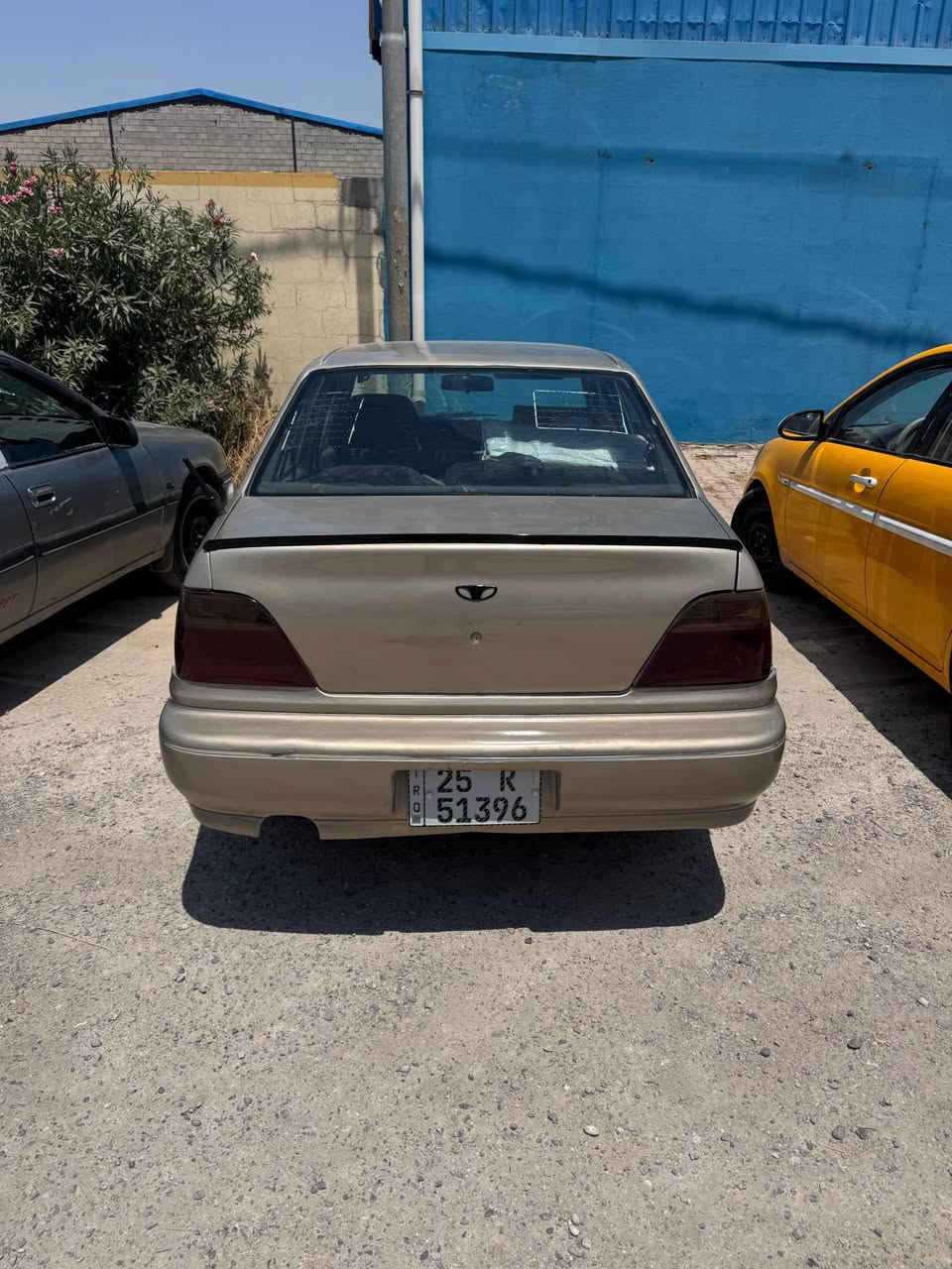 دايو سلو موديل 1995 كير عادي معمره تعمير جديد محرك جديد صدر مبدله كامل تايرات تخم كامل جديد قبل ضهر ونص بدلته داخل متعمر جديد باتري جديد تبريد شغال سياره بأسمي رقم وسنويه جديدة عنواني كركوك 
*********** كركوك, العراق
