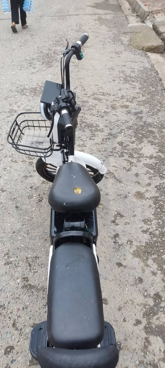 للبيع باسكل شحن موديل2024
خمس بطاريات فول نظافه كركوك واحد حزيران 
السعر،250وبي مجال 
الرقم ***********
الواتساب***********
